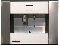 Iebūvēts automātiskais kafijas automāts De Dietrich DED700W, balts krās.