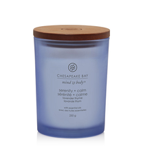 Žvakė, aromatinė Chesapeake Bay Mind & Body Serenity + Calm, 28 h, 0.250 g, violetinė sp.