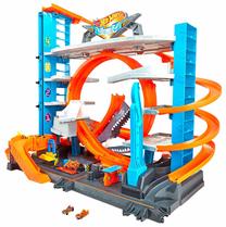 Автомобильная стоянка Mattel Hot Wheels Ultimate garage with shark attack FTB69, многоцветный