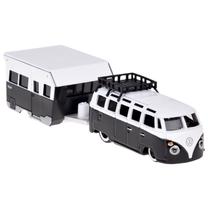 Игрушечный внедорожник с прицепом Maisto Volkswagen Samba ZA5959, 1:64, белый цв./черный цв.