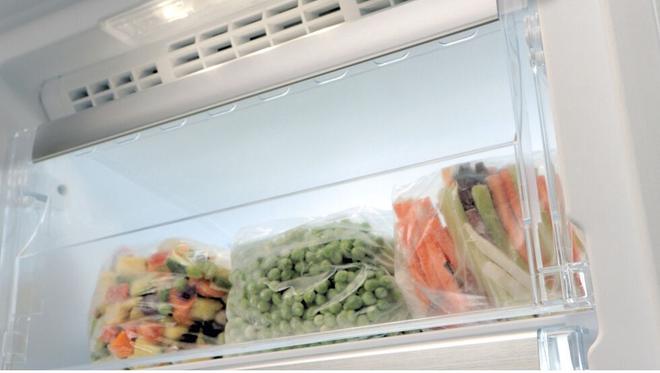 Freezer Whirlpool UW6F2CWB2, vertical | Home appliances | Senukai.lt | 2