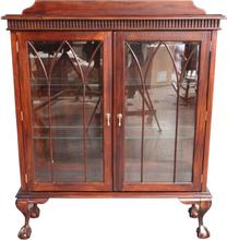 Vitrina MN MN 12095, ruda, 131 cm x 33 cm x 109 cm