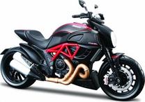 Игрушечный мотоцикл Maisto Ducati Diavel Carbon, 1:12, черный цв.