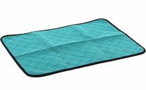 Vairākkārt lietojams uzsūcošs paklājs suņiem Flamingo TRAINING PAD, 38 cm x 54 cm zaļa krās.