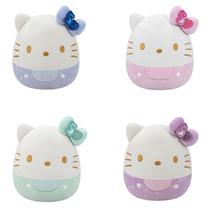Pliušinis žaislas Squishmallows Hello Kitty Embossed Bows, (spalva/dizainas parenkami atsitiktine tvarka), 20 cm