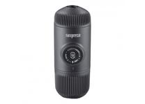 Pārnēsājams kafijas automāts Wacaco Nanopresso, melns krās.