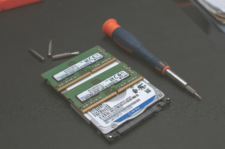 4-lēns dators
